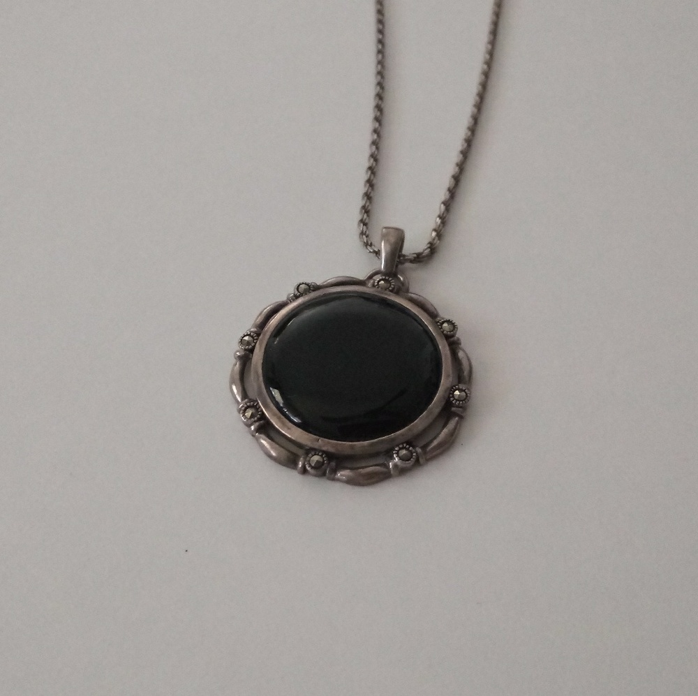 { vintage } Art Deco Onyx Marcasite Silver Pendant
